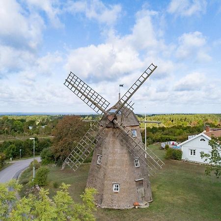 Villa Unikt Boende I En Oelaendsk Kvarn à Färjestaden Extérieur photo