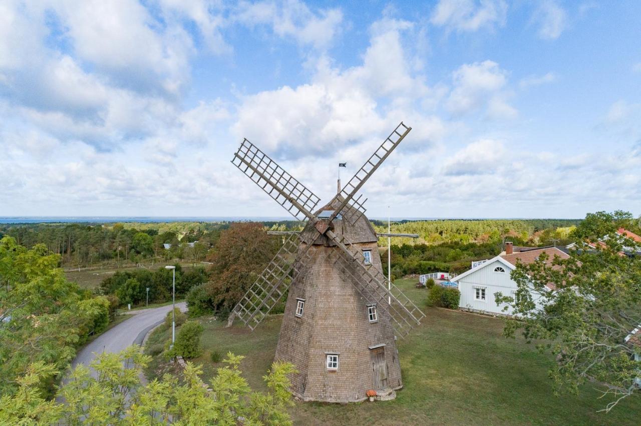 Villa Unikt Boende I En Oelaendsk Kvarn à Färjestaden Extérieur photo